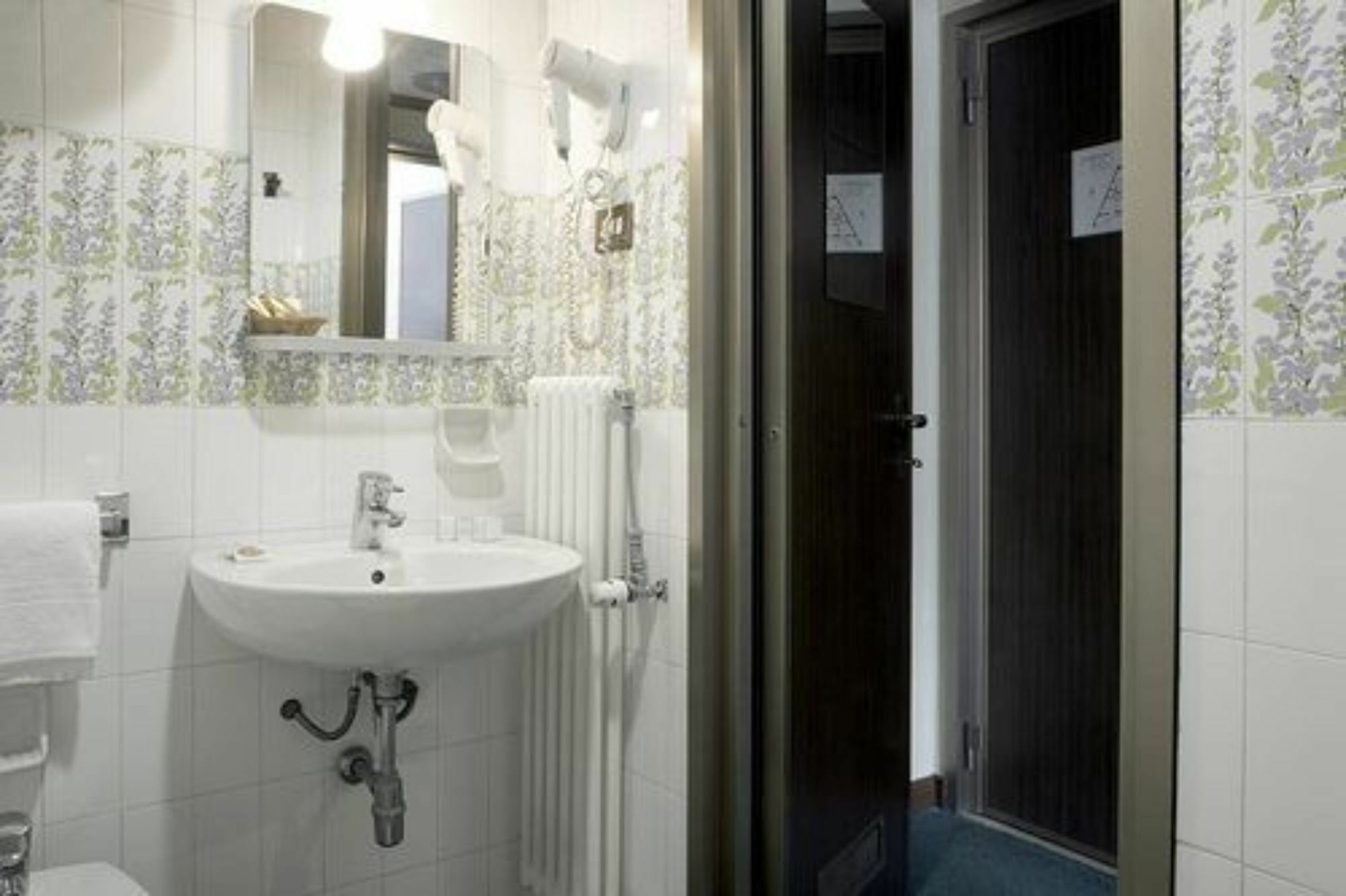 Residence Loreto Milan Exterior photo